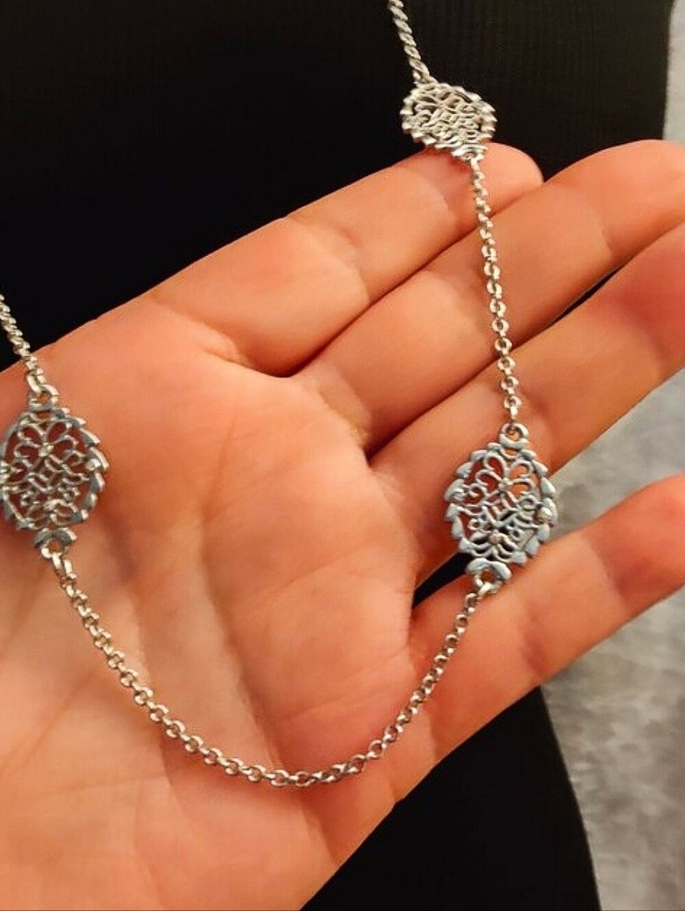 Ann Taylor Silver Tone Filigree Floral Station Necklace 18-21" Adjustable - Picture 2 of 6